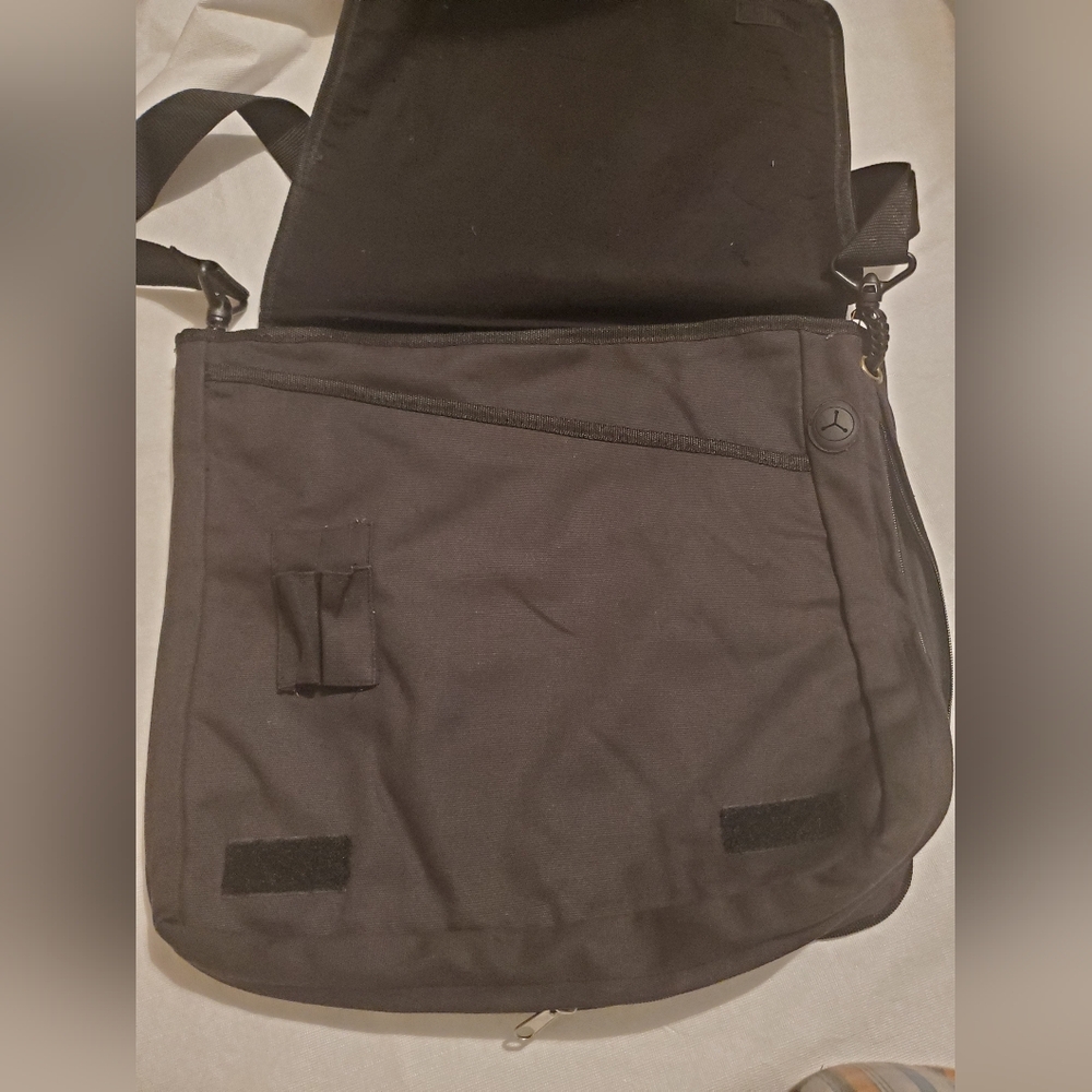 CBGB - Punk Rock Club Messenger Bag. Unisex. - Picture 2 of 8
